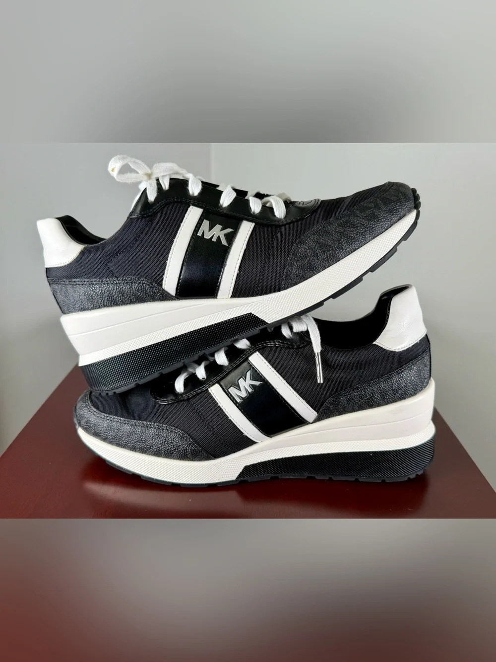 Michael Kors MK Black White Platform Sneakers Women’s 9.5M
